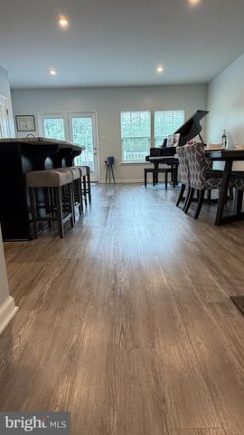4 FARM FIELD LN, Sicklerville, NJ 08081