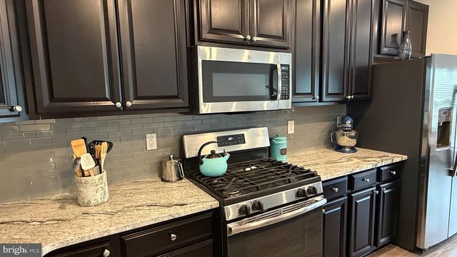 4 FARM FIELD LN, Sicklerville, NJ 08081