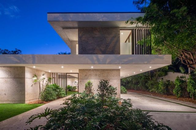 5831 SW 37th Ter, Dania Beach, FL 33312