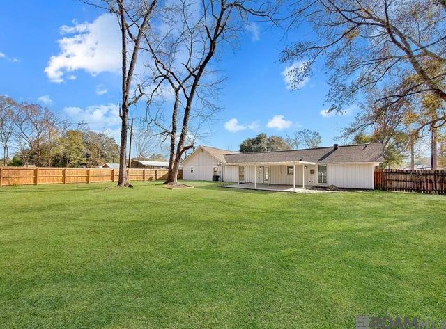 13893 Achord Ln, Walker, LA 70785