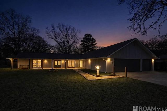 13893 Achord Ln, Walker, LA 70785