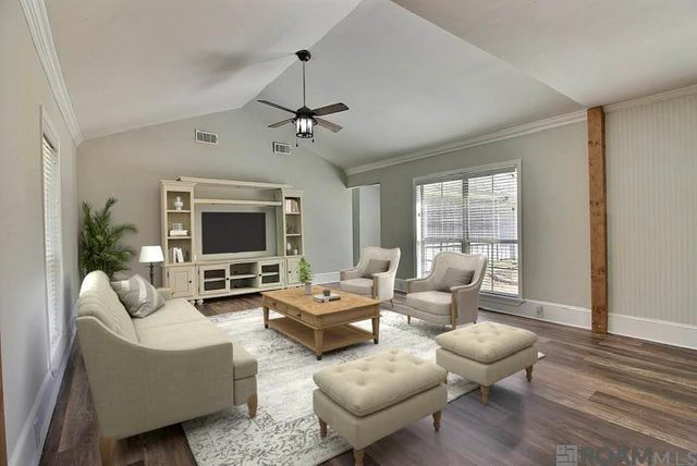 13893 Achord Ln, Walker, LA 70785