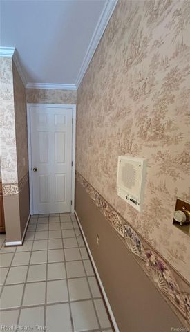 11734 Shenandoah Drive 3, Green Oak Township, MI 48178