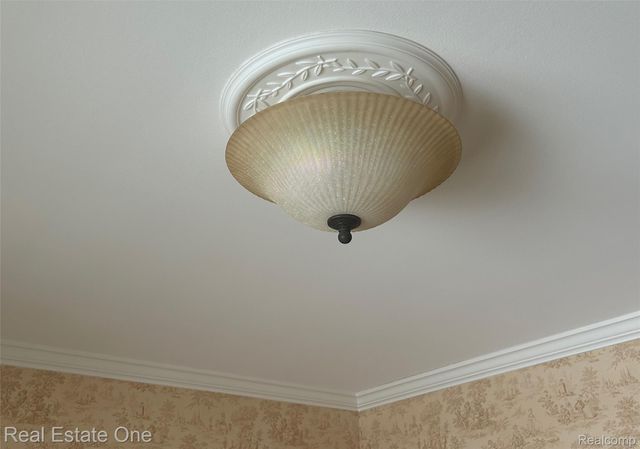 11734 Shenandoah Drive 3, Green Oak Township, MI 48178