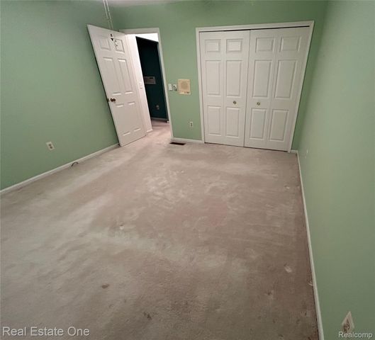 11734 Shenandoah Drive 3, Green Oak Township, MI 48178