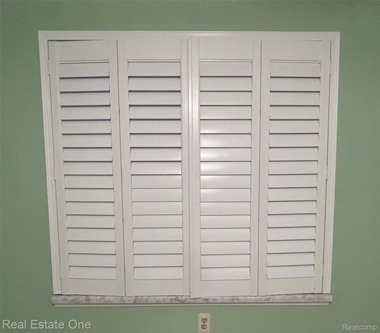 11734 Shenandoah Drive 3, Green Oak Township, MI 48178