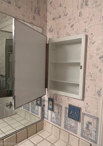 11734 Shenandoah Drive 3, Green Oak Township, MI 48178