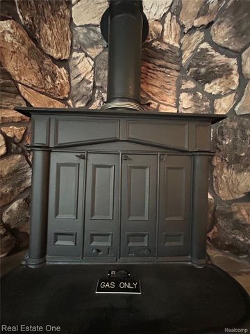 11734 Shenandoah Drive 3, Green Oak Township, MI 48178