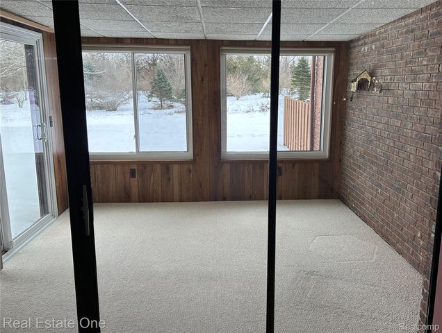 11734 Shenandoah Drive 3, Green Oak Township, MI 48178