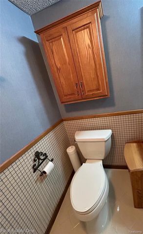 11734 Shenandoah Drive 3, Green Oak Township, MI 48178