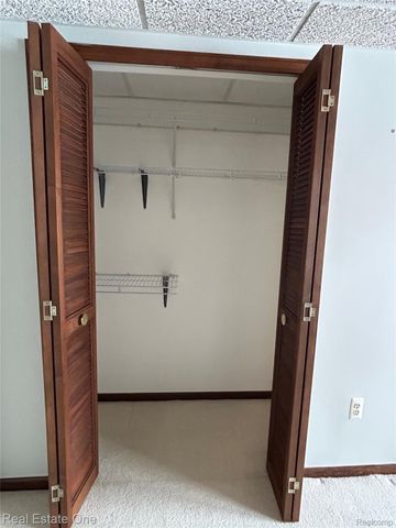 11734 Shenandoah Drive 3, Green Oak Township, MI 48178