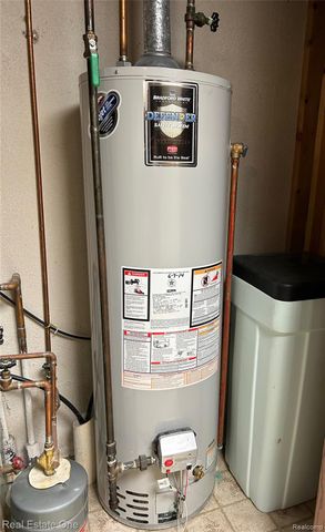 11734 Shenandoah Drive 3, Green Oak Township, MI 48178