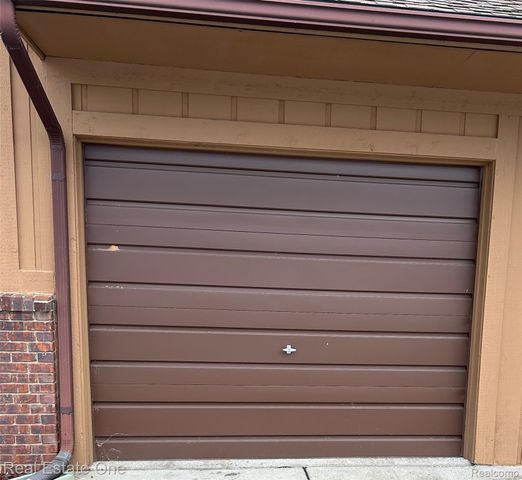 11734 Shenandoah Drive 3, Green Oak Township, MI 48178