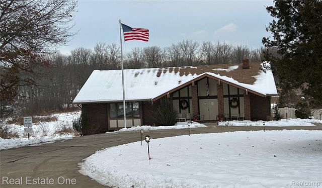 11734 Shenandoah Drive 3, Green Oak Township, MI 48178