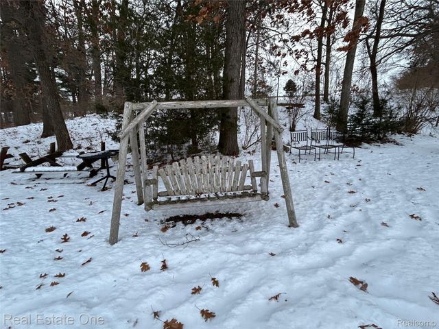 11734 Shenandoah Drive 3, Green Oak Township, MI 48178