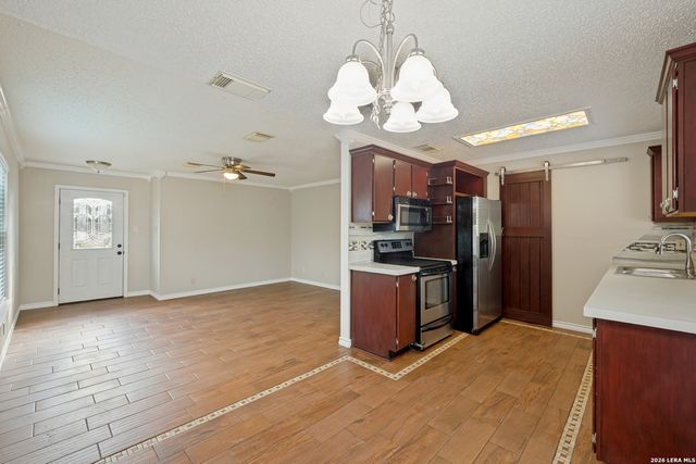 5911 HIDDEN IRON CIR, San Antonio, TX 78250