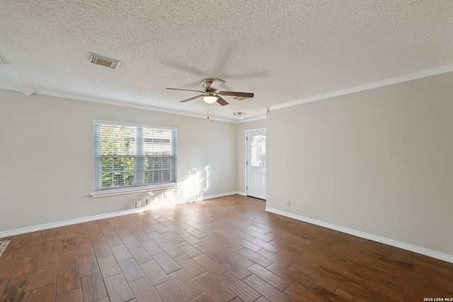 5911 HIDDEN IRON CIR, San Antonio, TX 78250