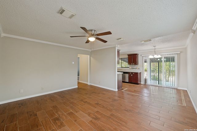 5911 HIDDEN IRON CIR, San Antonio, TX 78250