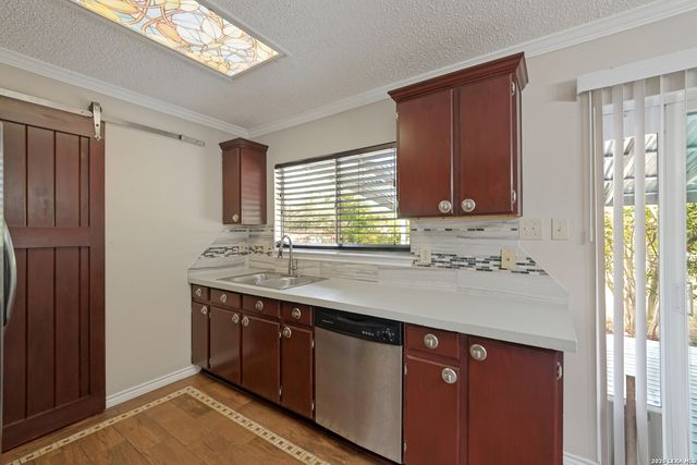 5911 HIDDEN IRON CIR, San Antonio, TX 78250