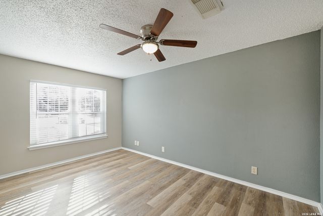 5911 HIDDEN IRON CIR, San Antonio, TX 78250