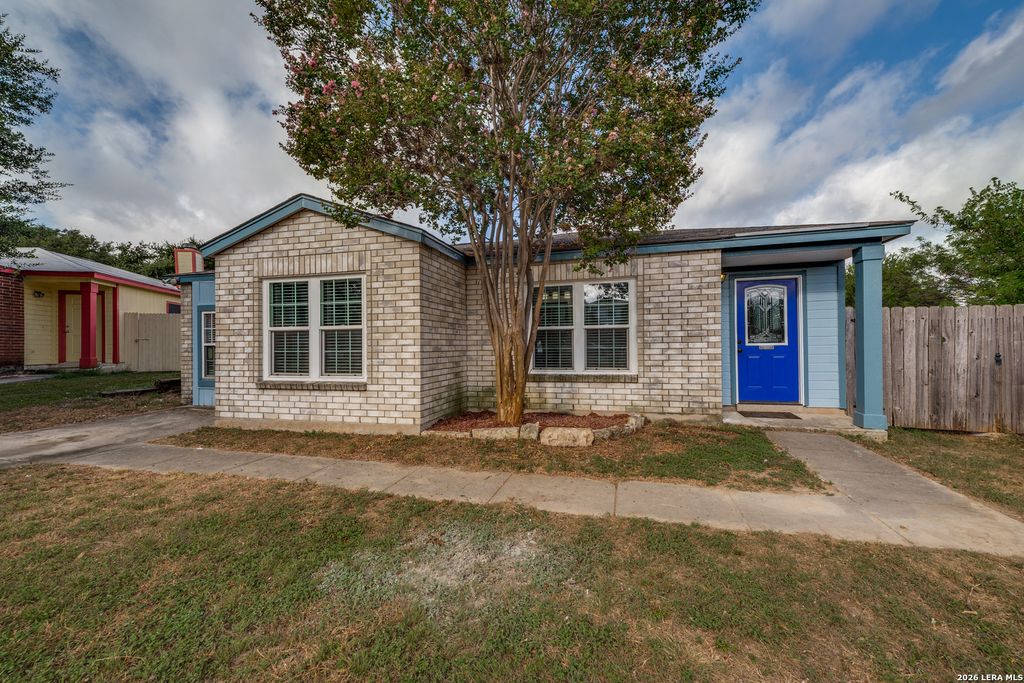 5911 HIDDEN IRON CIR, San Antonio, TX 78250