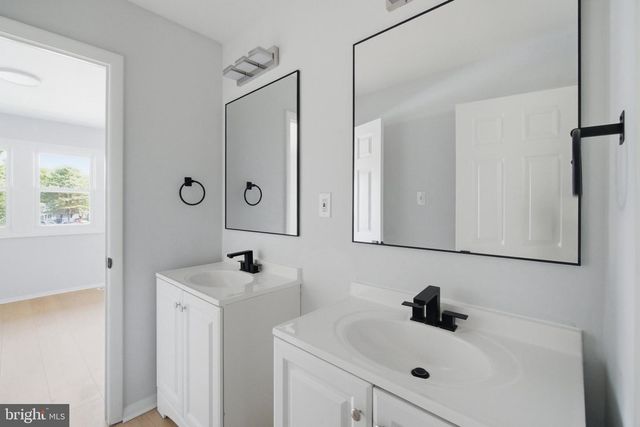 51 MEMPHIS CT, Sicklerville, NJ 08081