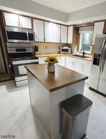 27 River Rd, Byram Twp., NJ 07874