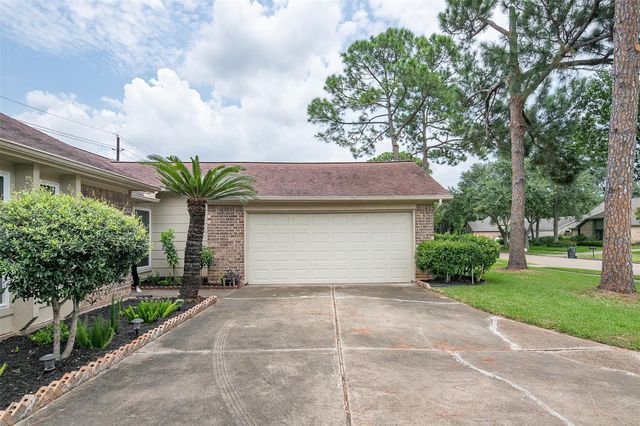 2838 Colony Drive, Sugar Land, TX 77479