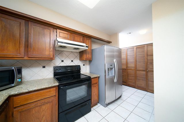 2838 Colony Drive, Sugar Land, TX 77479