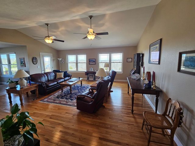 15638 St Highway 5-Colonial Hills, Ava, MO 65608