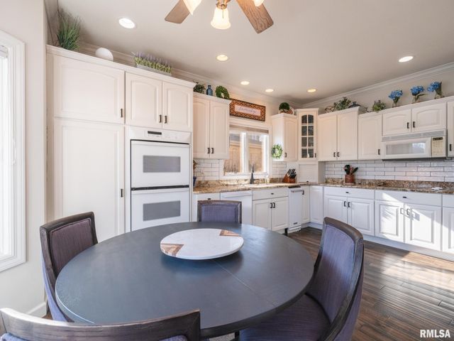 5205 N ASHFORD Drive, Peoria, IL 61615