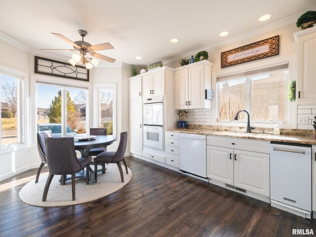 5205 N ASHFORD Drive, Peoria, IL 61615