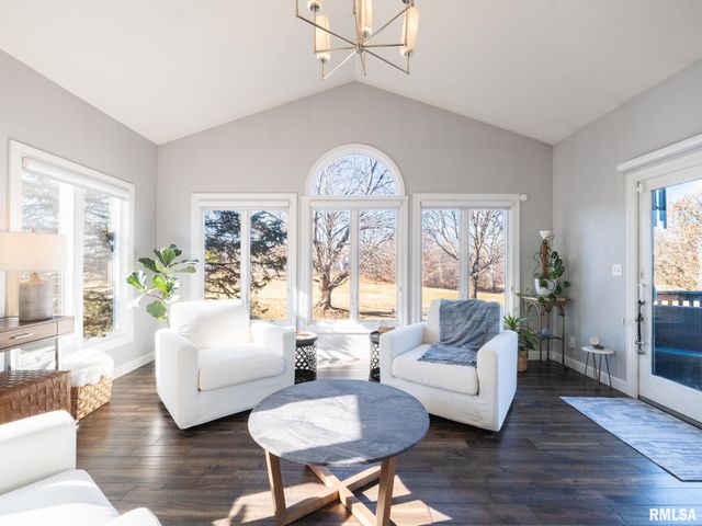 5205 N ASHFORD Drive, Peoria, IL 61615