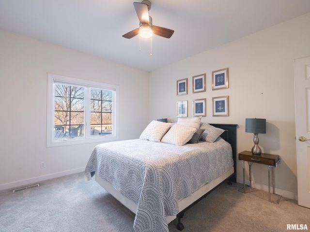 5205 N ASHFORD Drive, Peoria, IL 61615