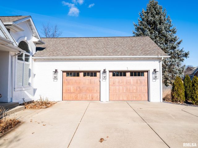 5205 N ASHFORD Drive, Peoria, IL 61615