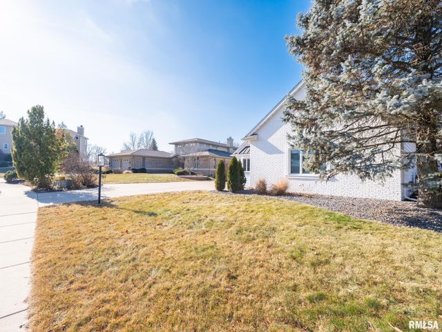 5205 N ASHFORD Drive, Peoria, IL 61615