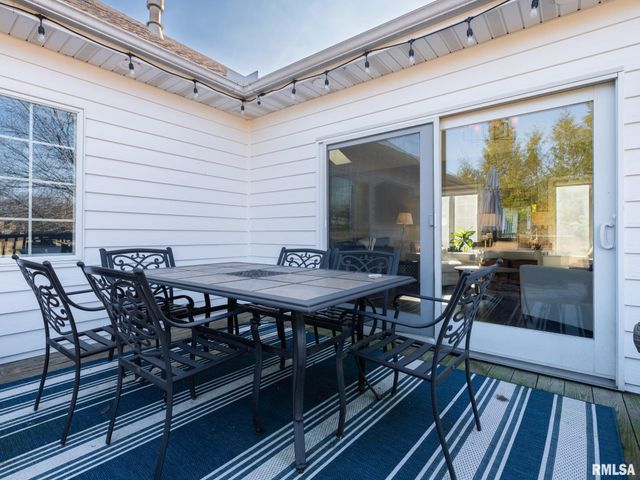 5205 N ASHFORD Drive, Peoria, IL 61615