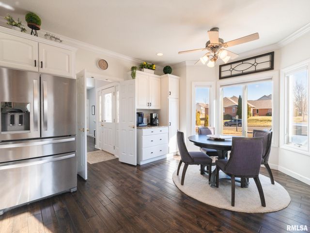 5205 N ASHFORD Drive, Peoria, IL 61615