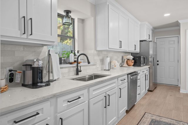 7300 Timberlane Drive, North Richland Hills, TX 76182