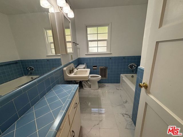 1638 Greenfield Avenue, Los Angeles, CA 90025