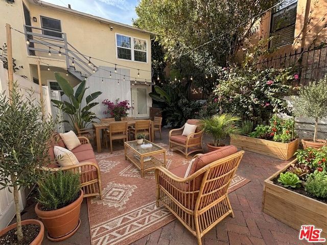 1638 Greenfield Avenue, Los Angeles, CA 90025
