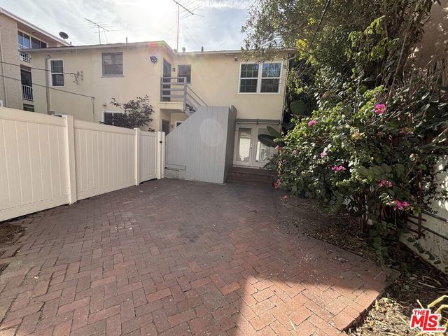 1638 Greenfield Avenue, Los Angeles, CA 90025
