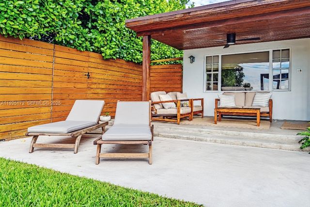 8 Century Ln, Miami Beach, FL 33139