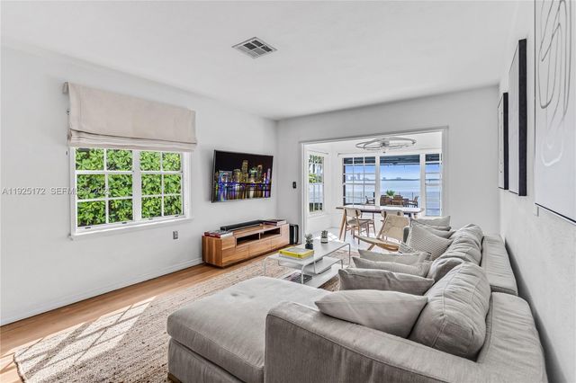 8 Century Ln, Miami Beach, FL 33139