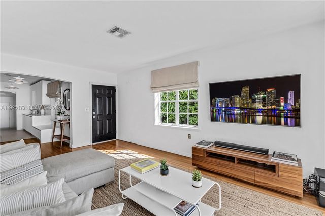 8 Century Ln, Miami Beach, FL 33139