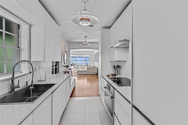 8 Century Ln, Miami Beach, FL 33139