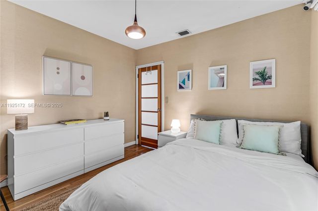 8 Century Ln, Miami Beach, FL 33139