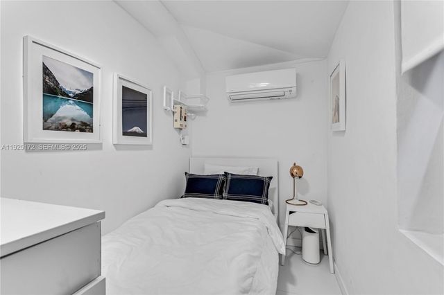 8 Century Ln, Miami Beach, FL 33139