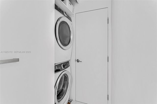 8 Century Ln, Miami Beach, FL 33139