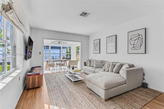 8 Century Ln, Miami Beach, FL 33139